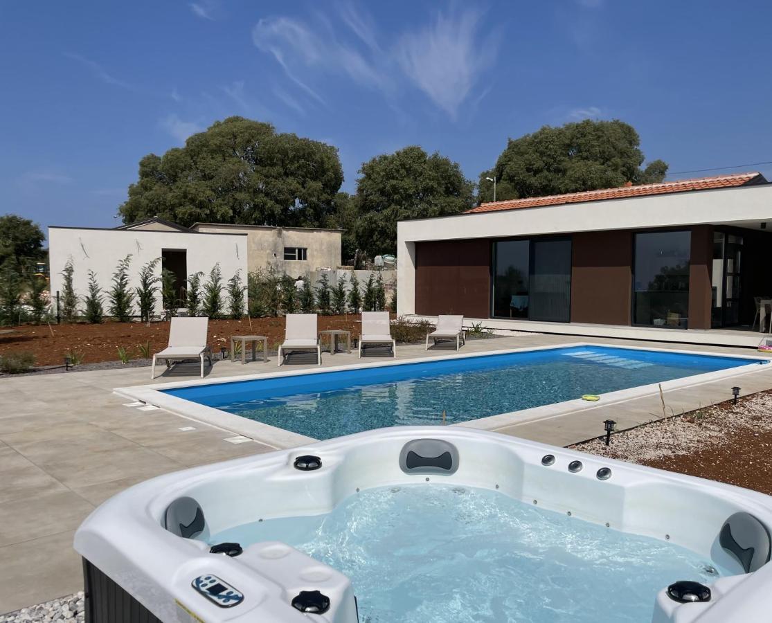 Villa Moderna San Lorenzo Orbanići Buitenkant foto