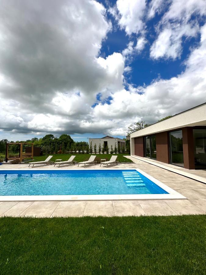Villa Moderna San Lorenzo Orbanići Buitenkant foto